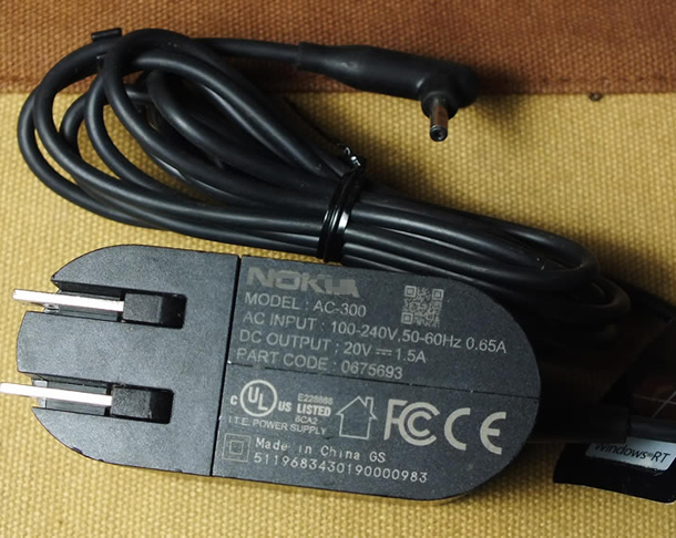 NEW Original Nokia 20V 1.5A AC Adapter AC-300, 0675693